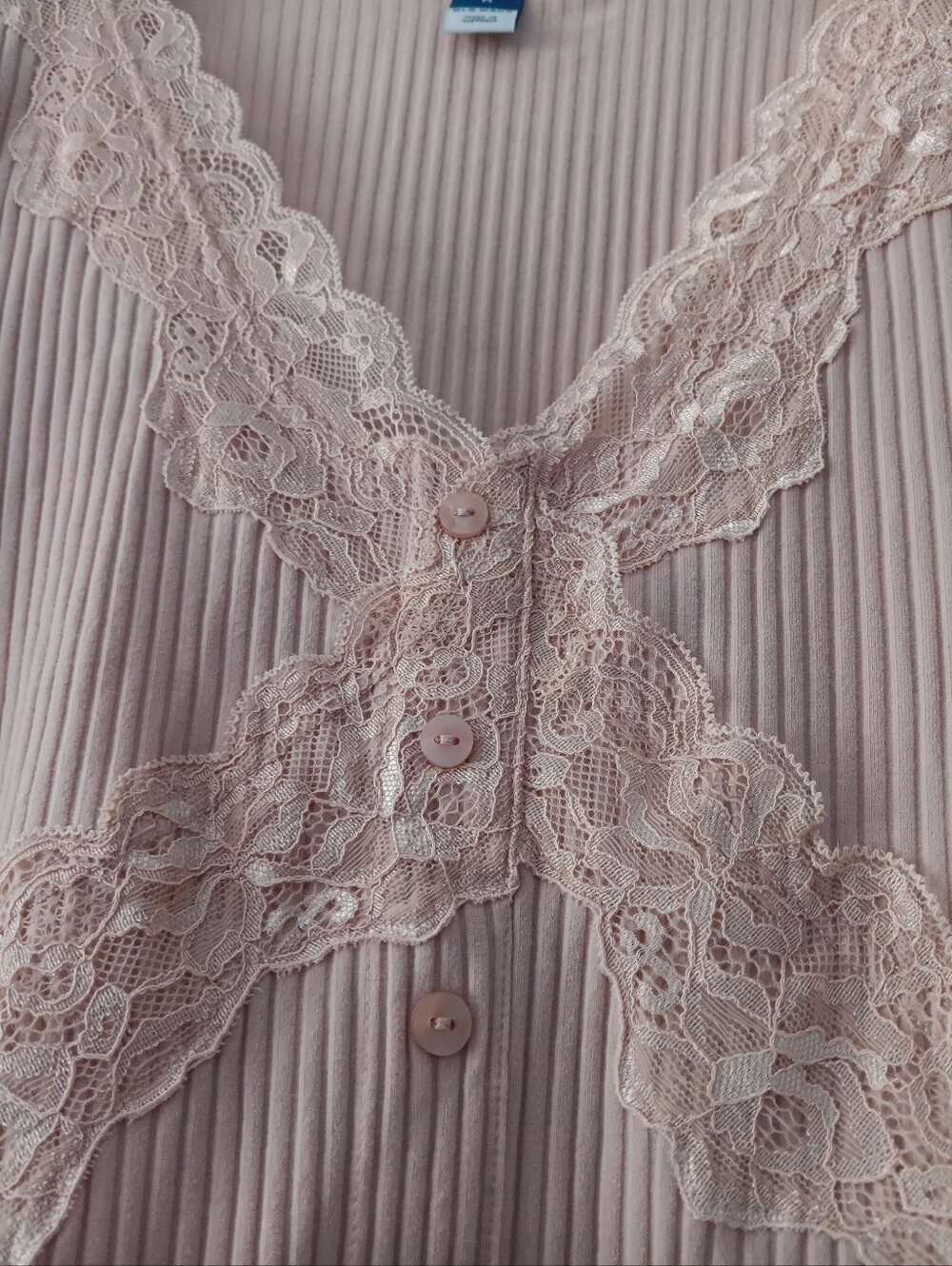 Old Navy Petal Pink Coquette Lace Accent Ribbed V Neck Top M - Picture 4 of 7